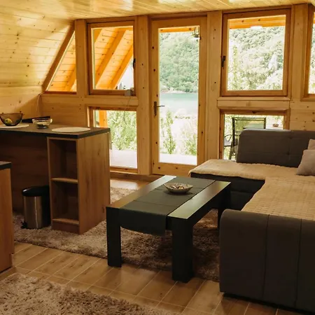 Kamp Simovic - Stari Brod